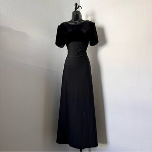 Classic vintage black velvet gown 🖤